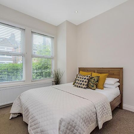 Finding My Palace Guest House In Tooting Mitcham Εξωτερικό φωτογραφία