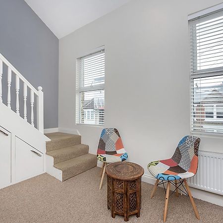 Finding My Palace Guest House In Tooting Mitcham Εξωτερικό φωτογραφία