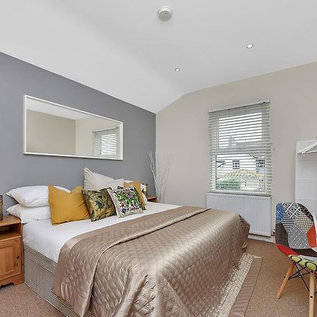 Finding My Palace Guest House In Tooting Mitcham Εξωτερικό φωτογραφία