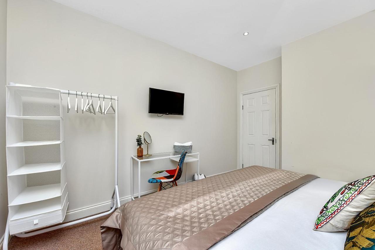 Finding My Palace Guest House In Tooting Mitcham Εξωτερικό φωτογραφία