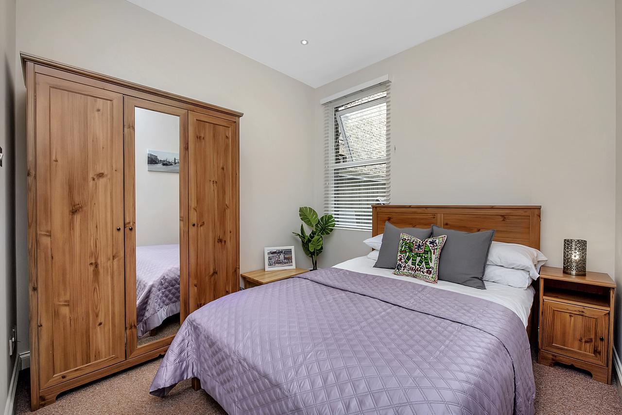 Finding My Palace Guest House In Tooting Mitcham Εξωτερικό φωτογραφία