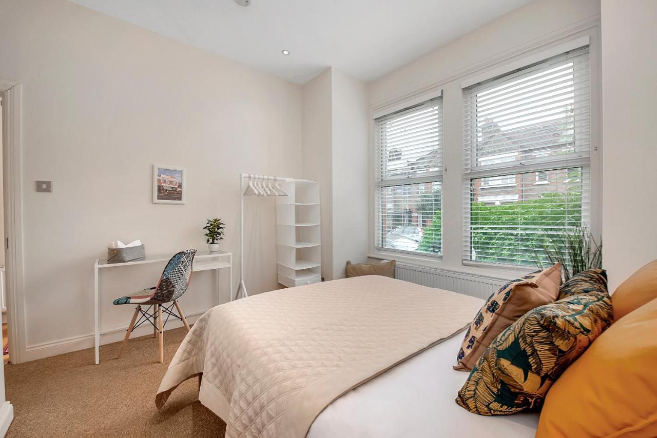 Finding My Palace Guest House In Tooting Mitcham Εξωτερικό φωτογραφία